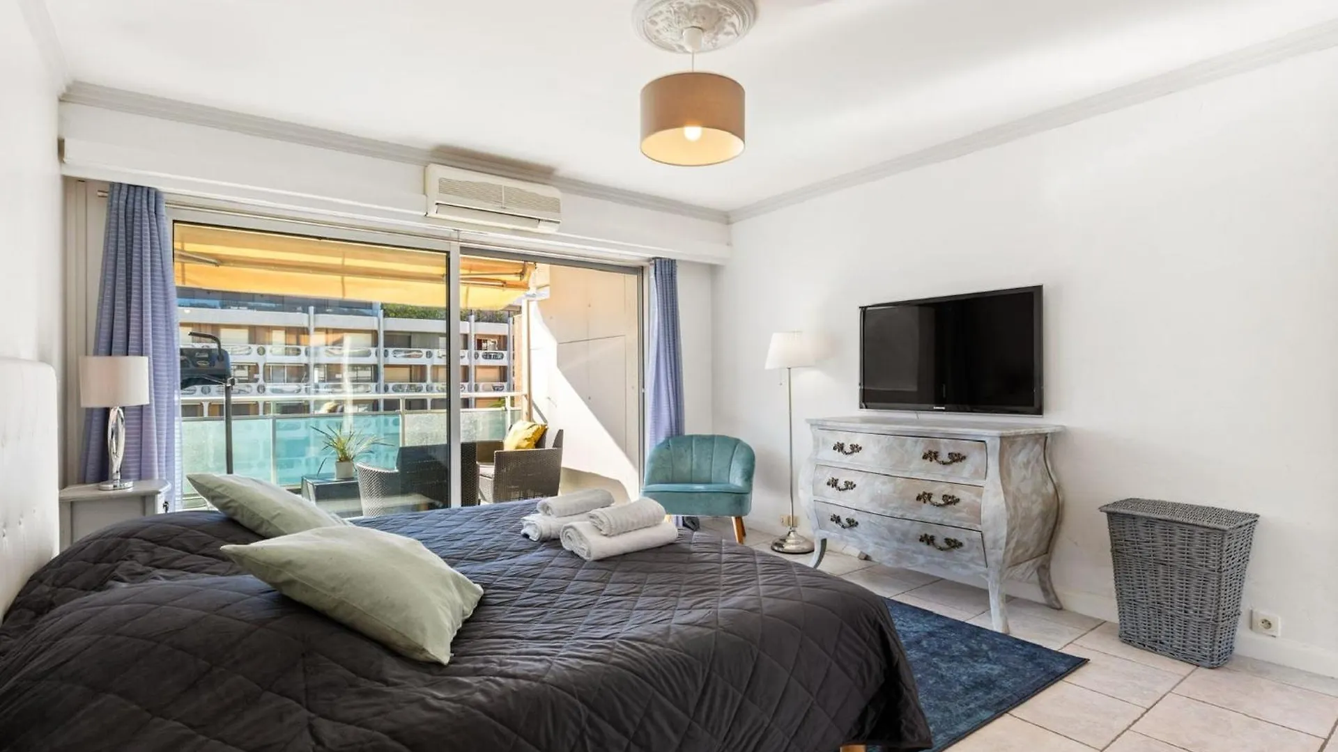 Le Lucior - Flbk Conciergerie Apartment Cannes 0*,  France